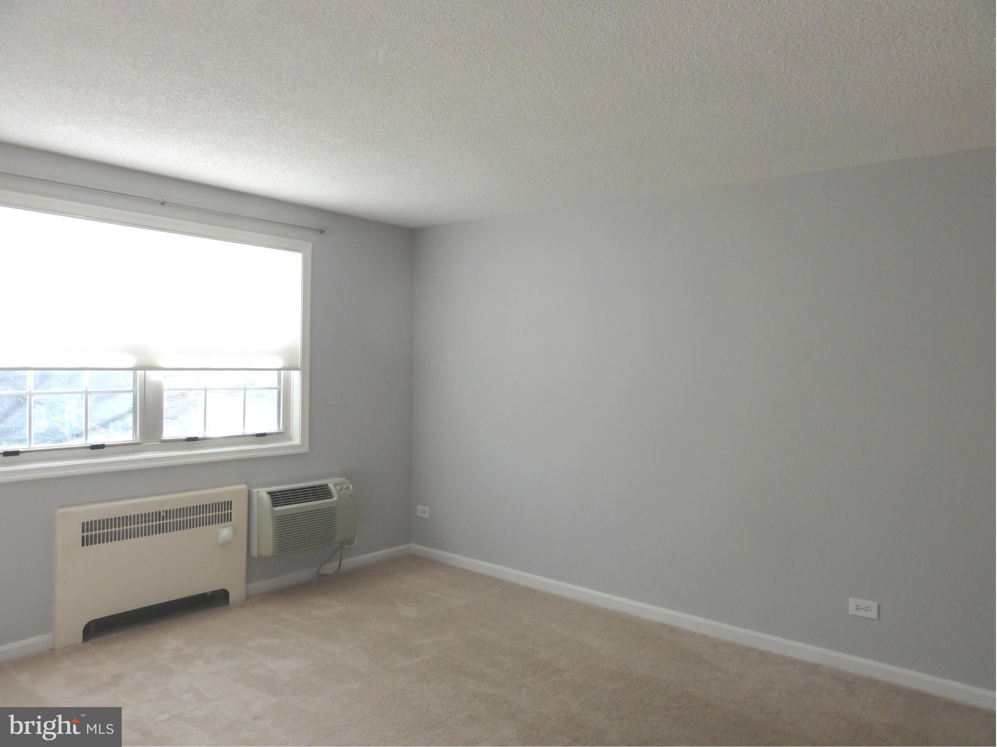 ARLINGTON OAKS - Residential