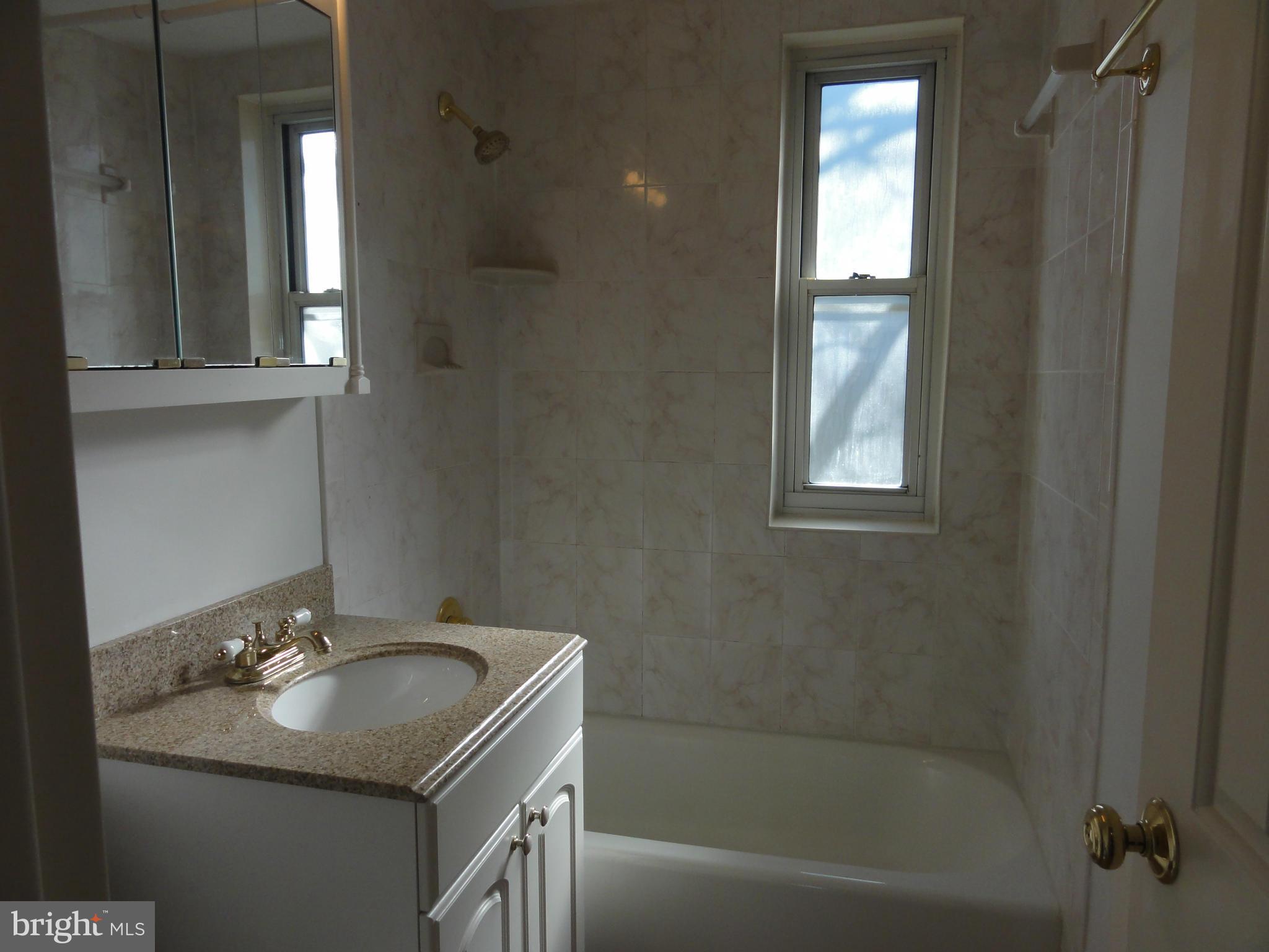 ARLINGTON OAKS - Residential