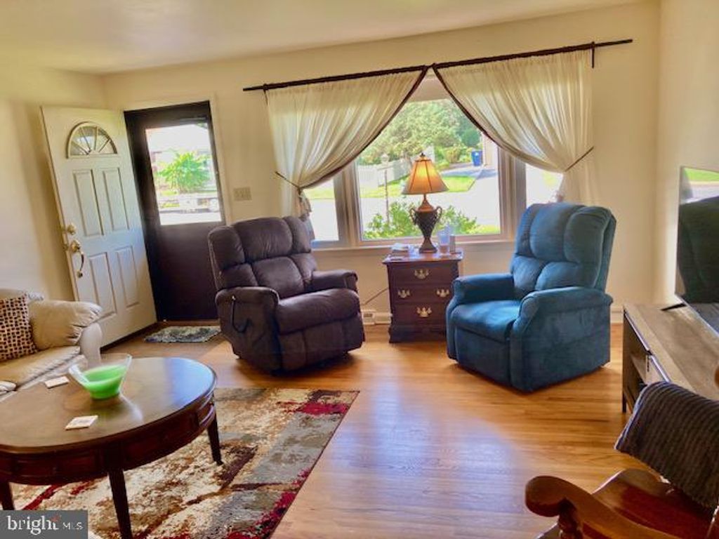 Photo of 305 Oak Avenue, New Holland, PA 17557 (MLS # PALA2056232)