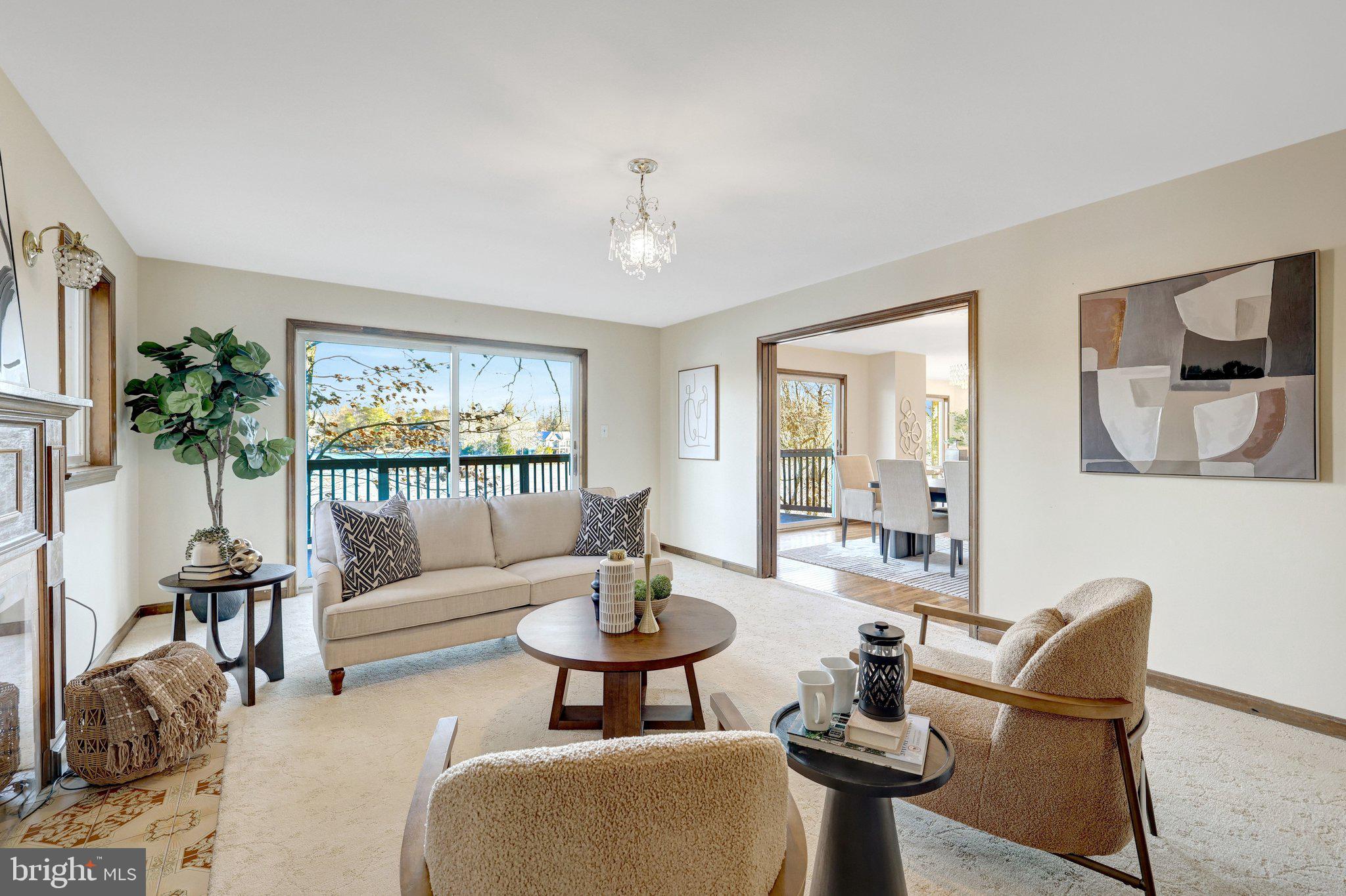 LAKE BARCROFT - Residential