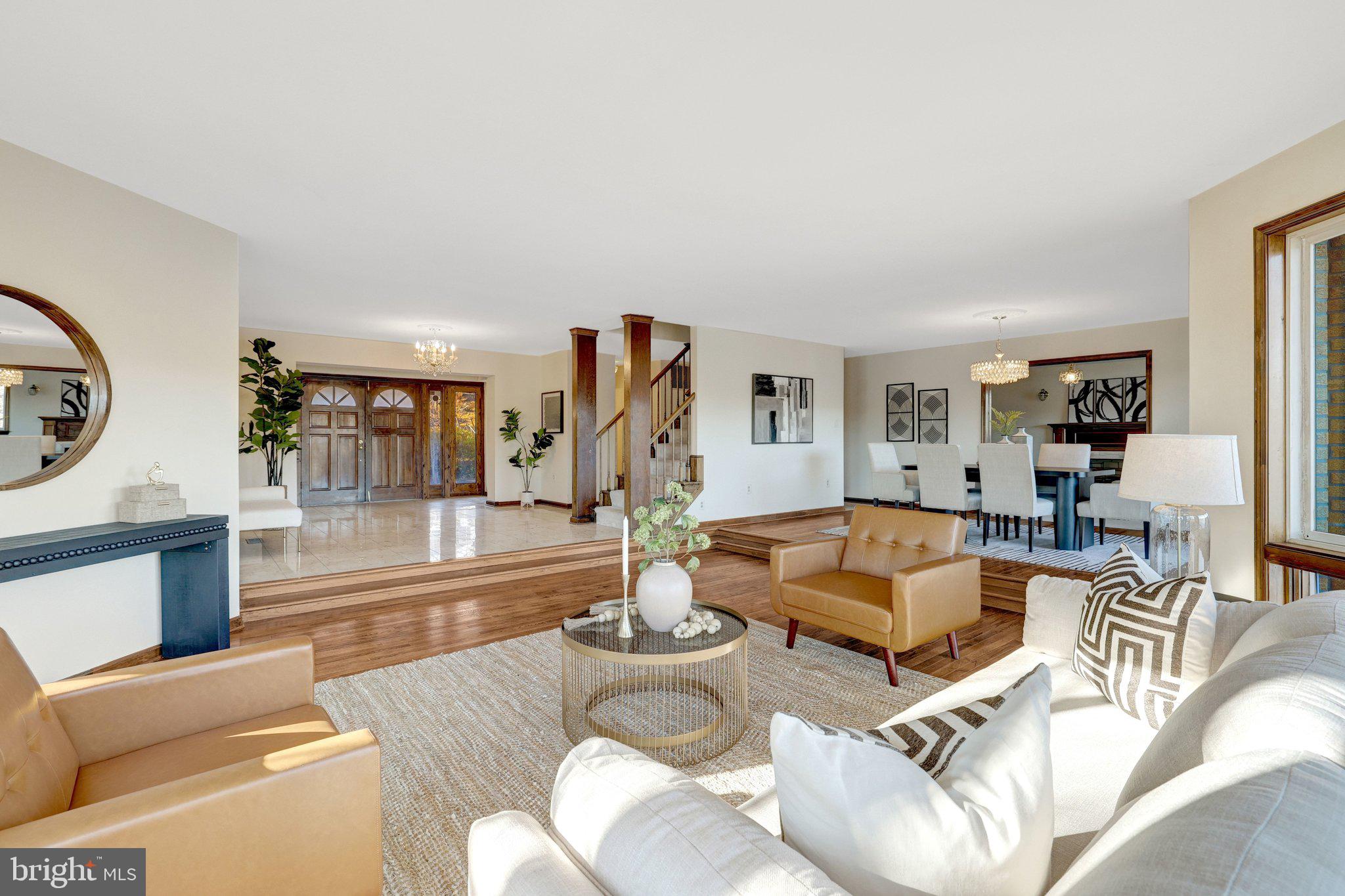 LAKE BARCROFT - Residential