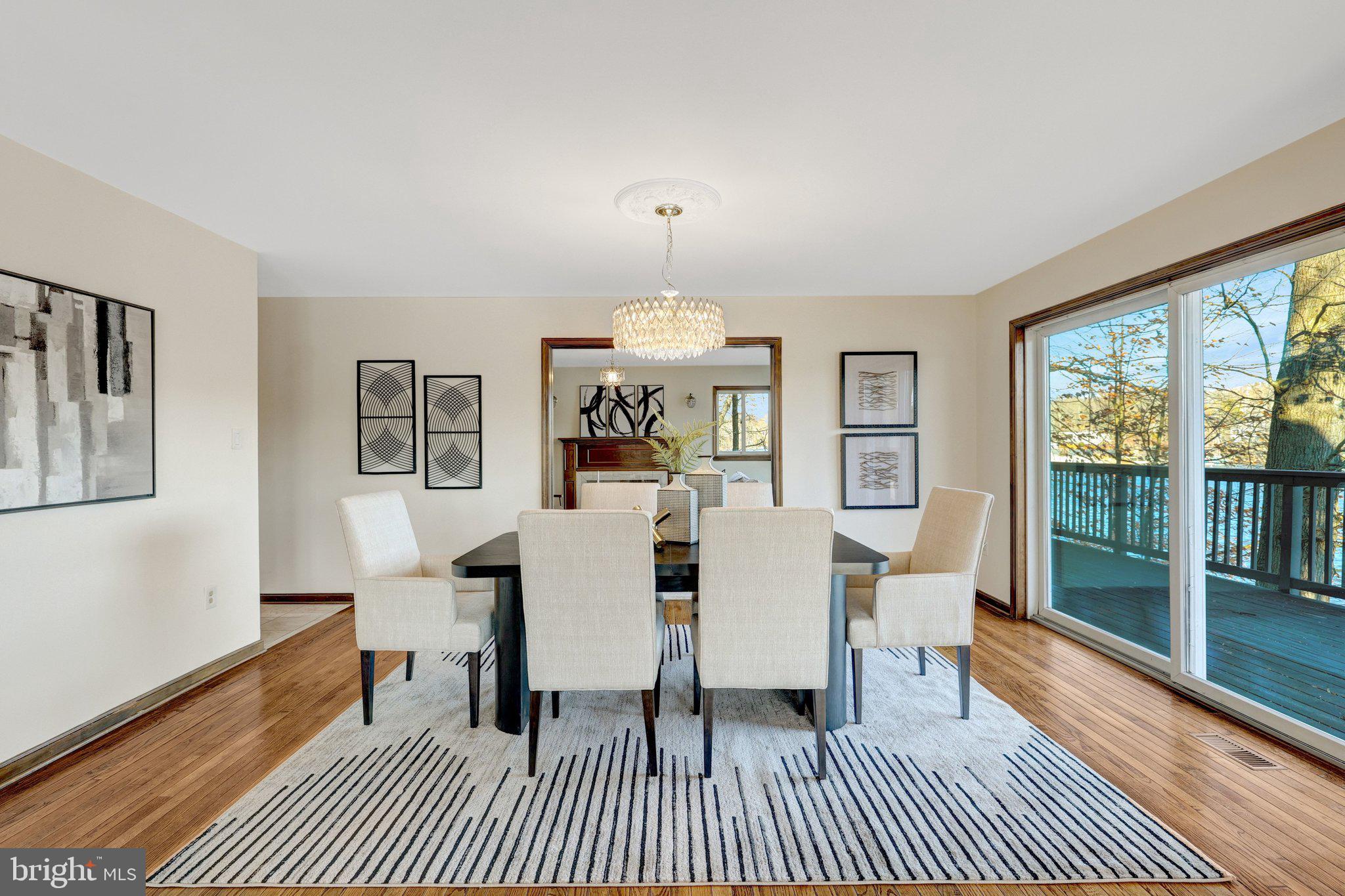 LAKE BARCROFT - Residential