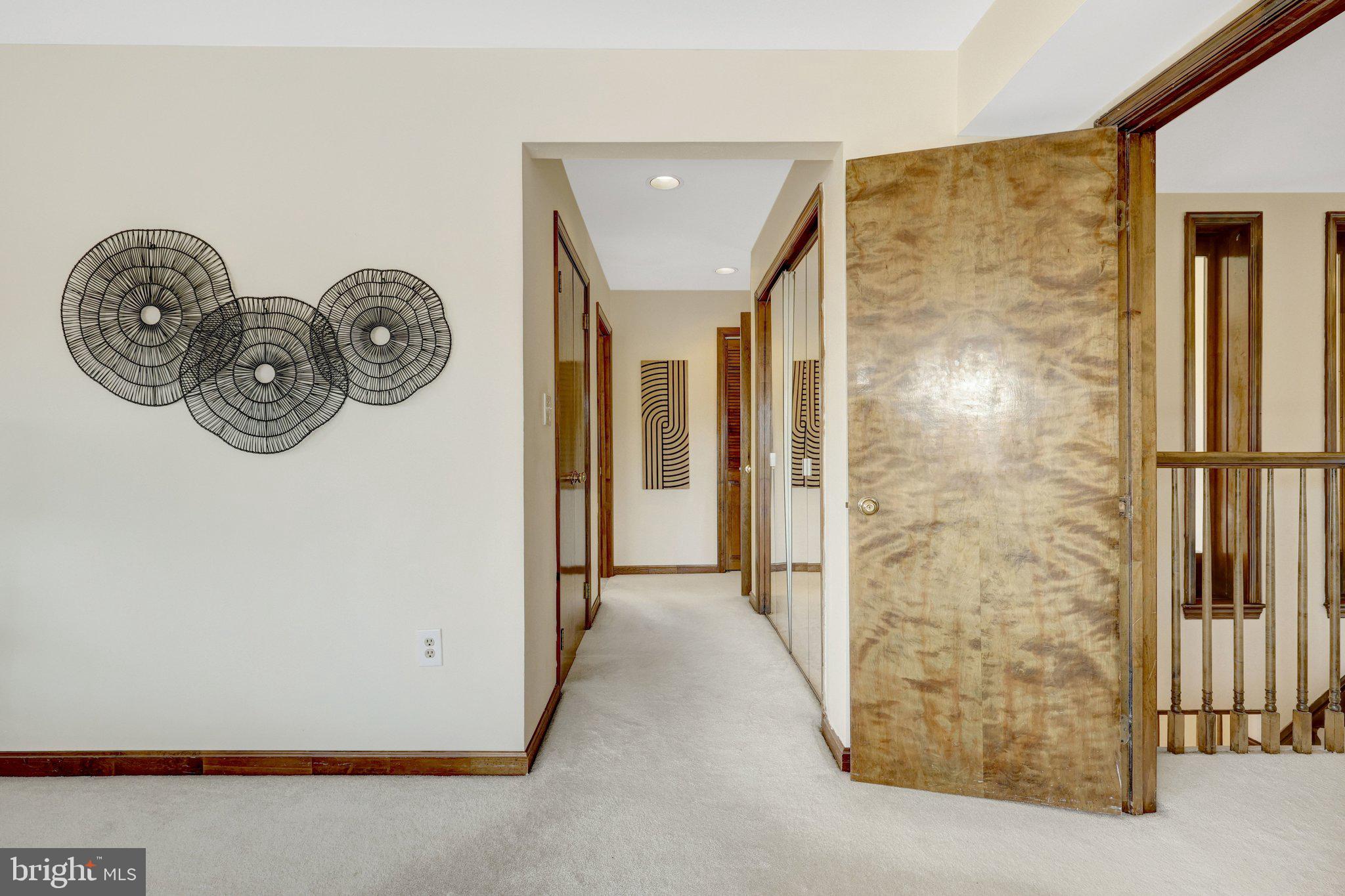 LAKE BARCROFT - Residential