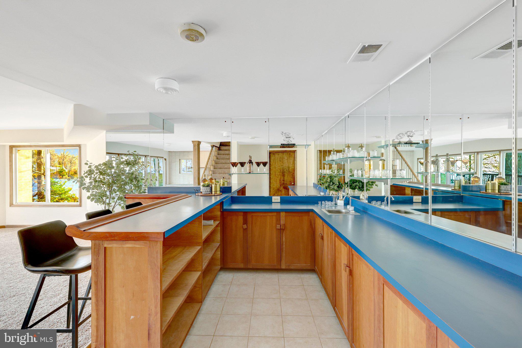 LAKE BARCROFT - Residential