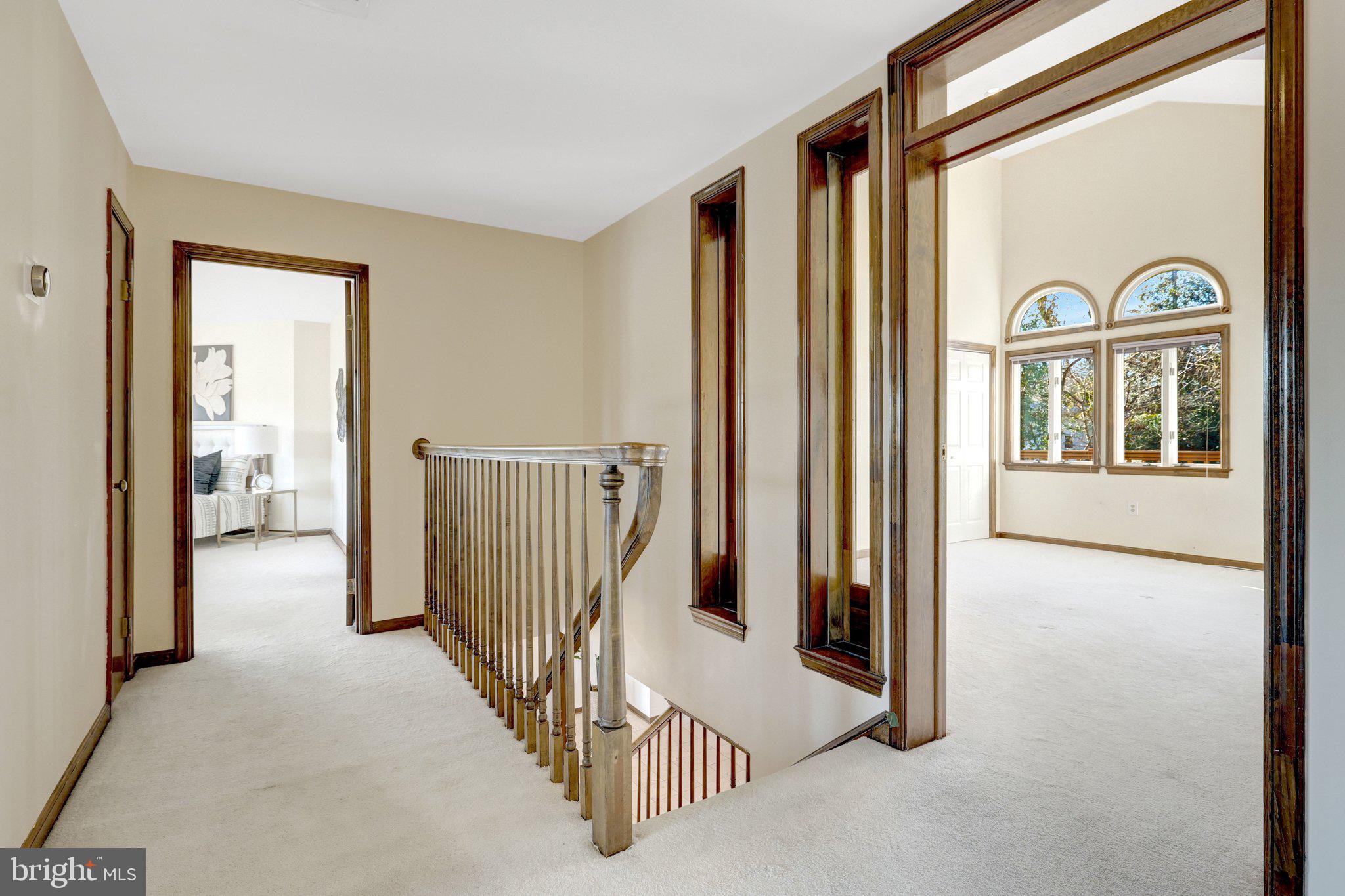 LAKE BARCROFT - Residential