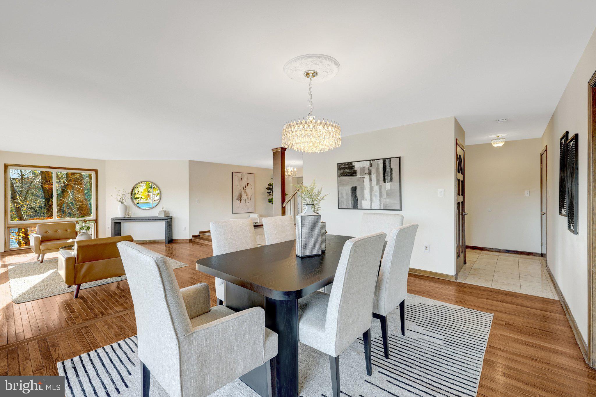 LAKE BARCROFT - Residential