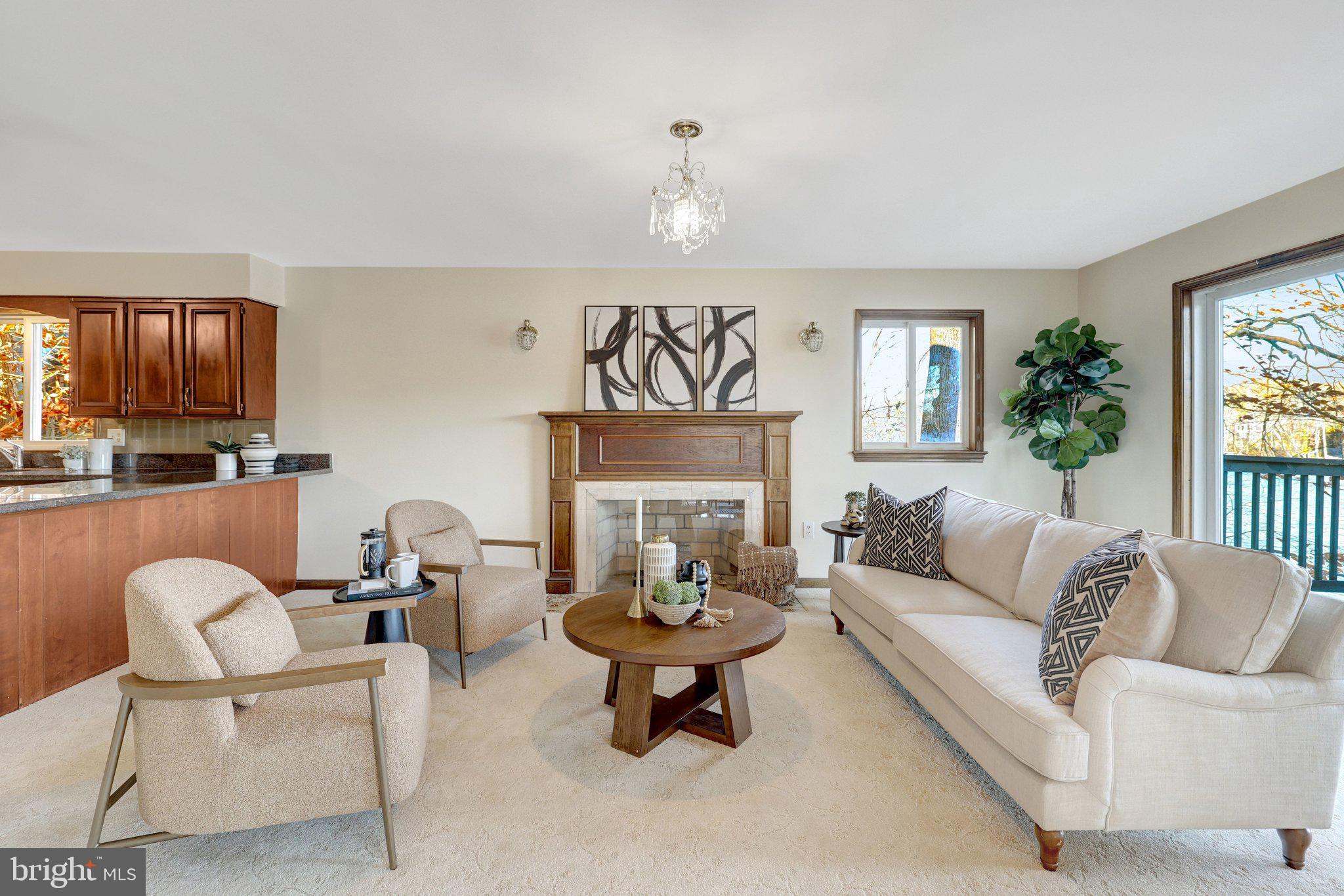 LAKE BARCROFT - Residential