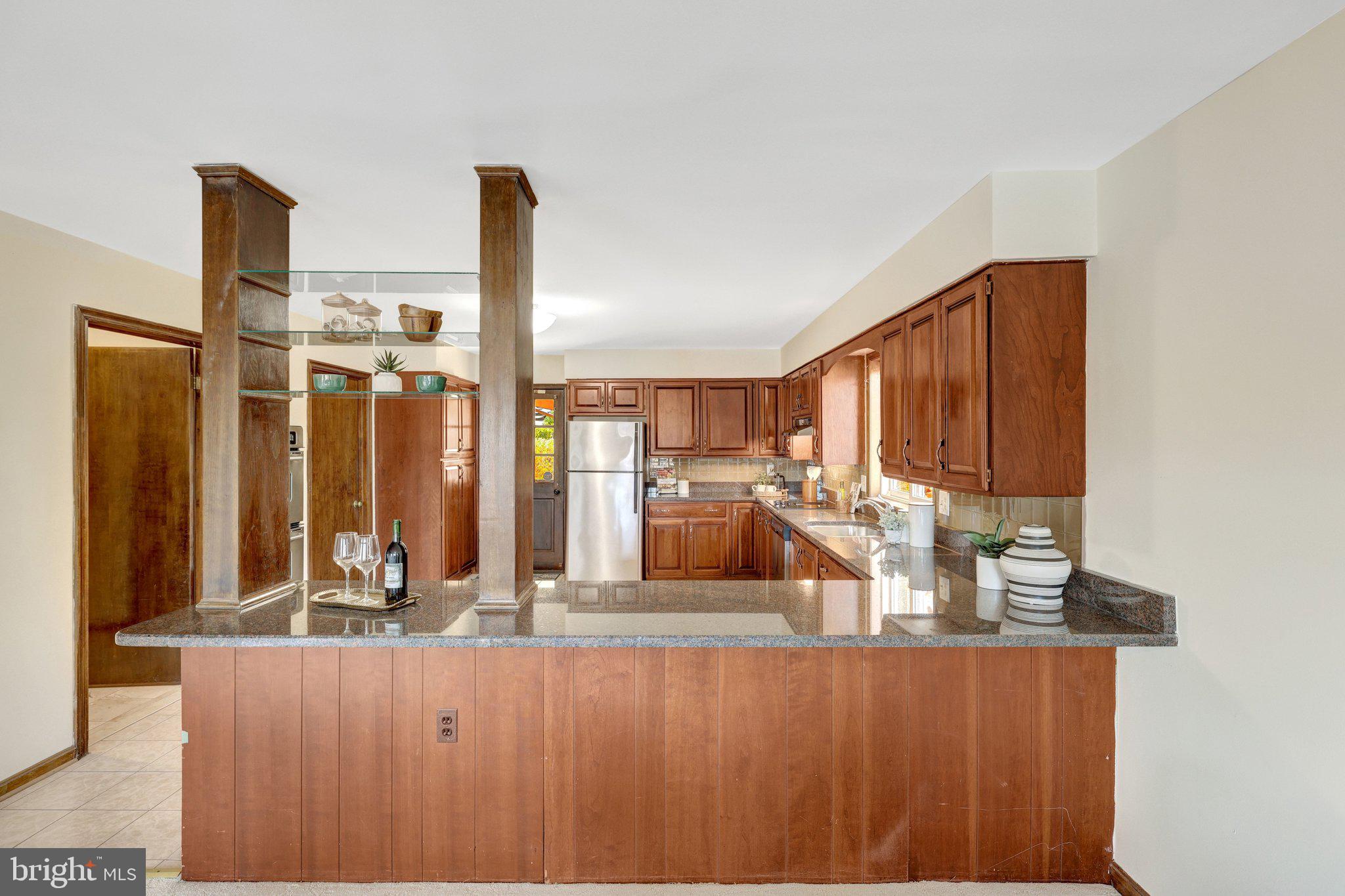 LAKE BARCROFT - Residential