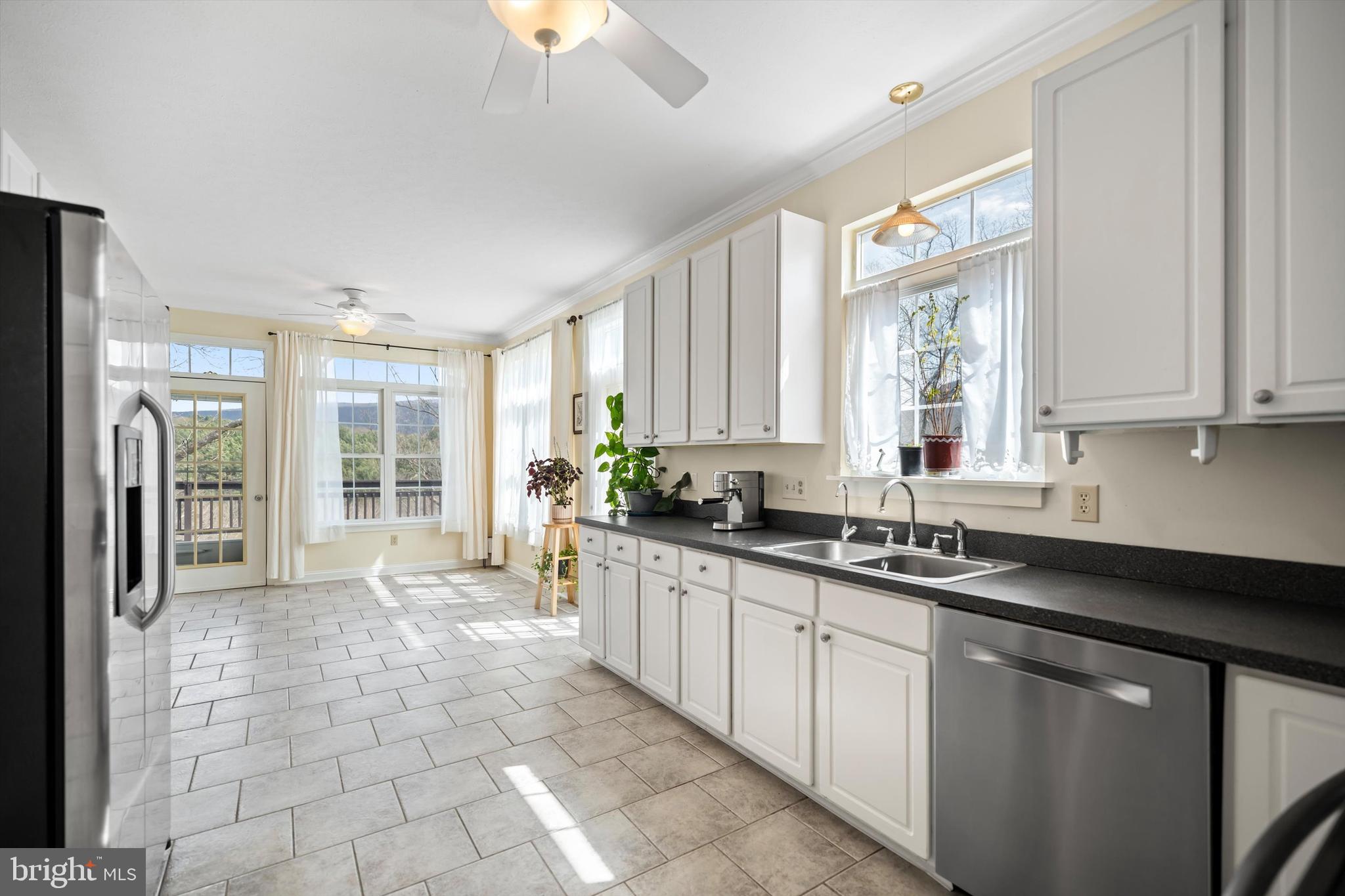 EDINBURG MANOR - Residential