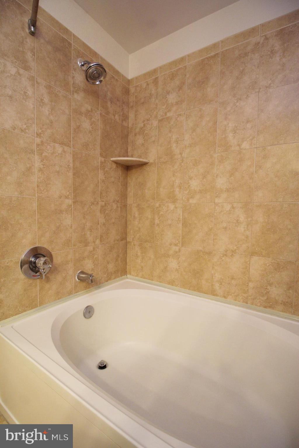 WHITE FLINT STATION - Residential Lease