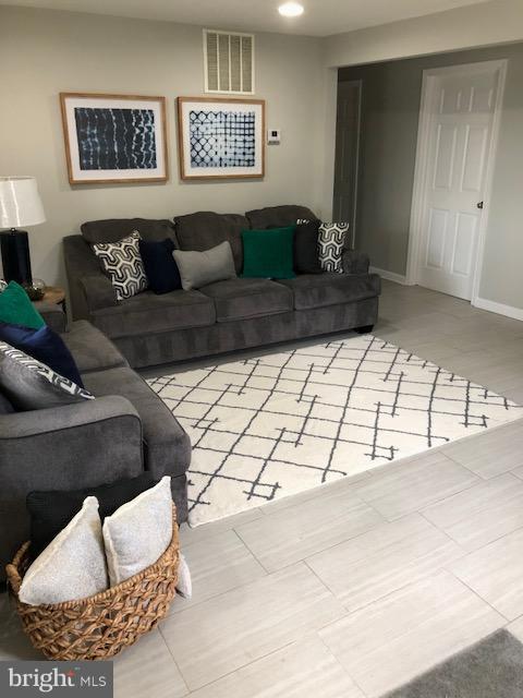 OLD BRANCH - Residential Lease