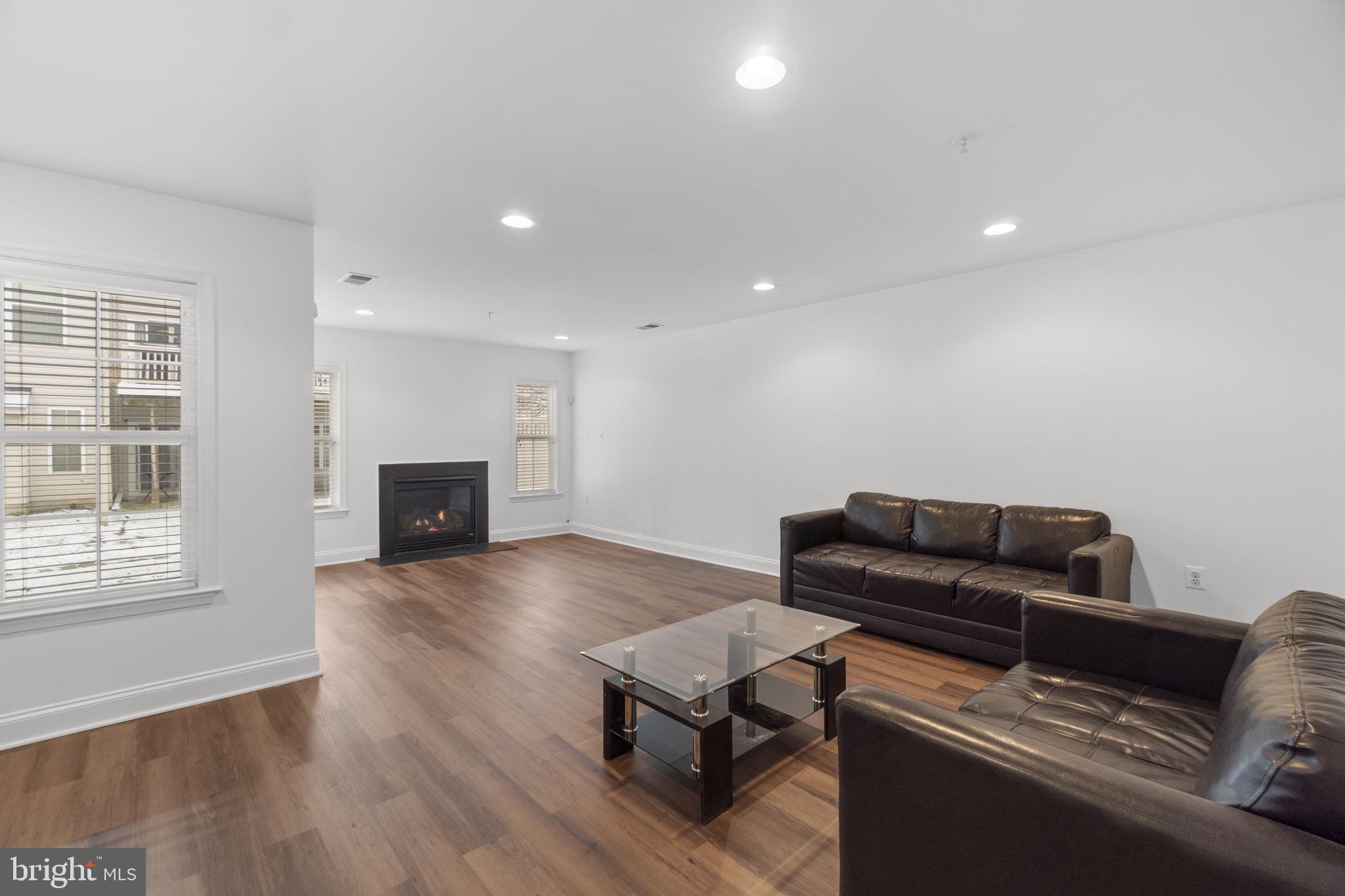 MCDONOUGH OAKS - Residential