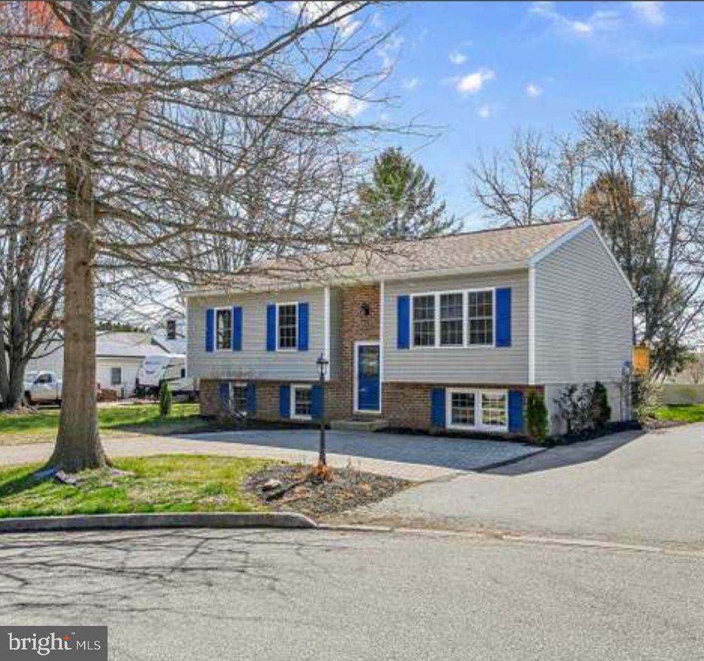 Photo of 40 Sandy Court, HANOVER, PA 17331 (MLS # PAAD2020394)