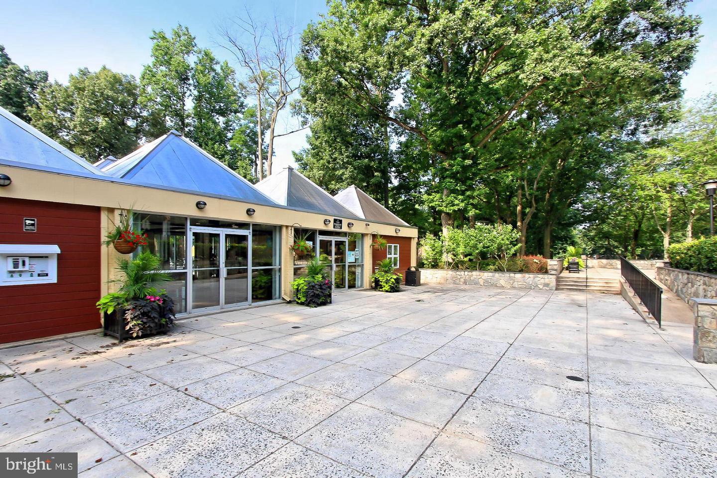3316 WOODBURN VILLAGE DRIVE 23