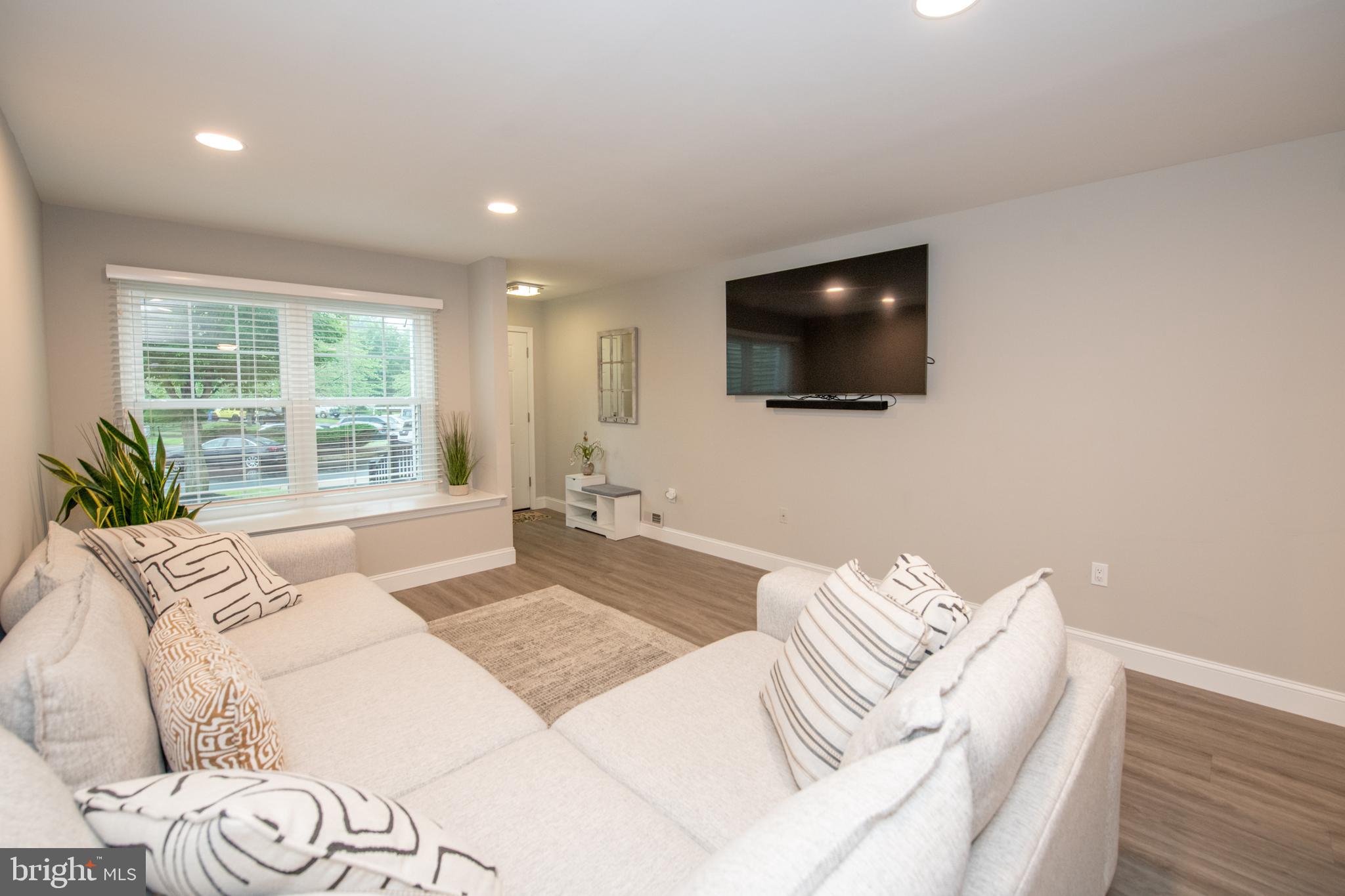 32 CAMELLIA COURT
