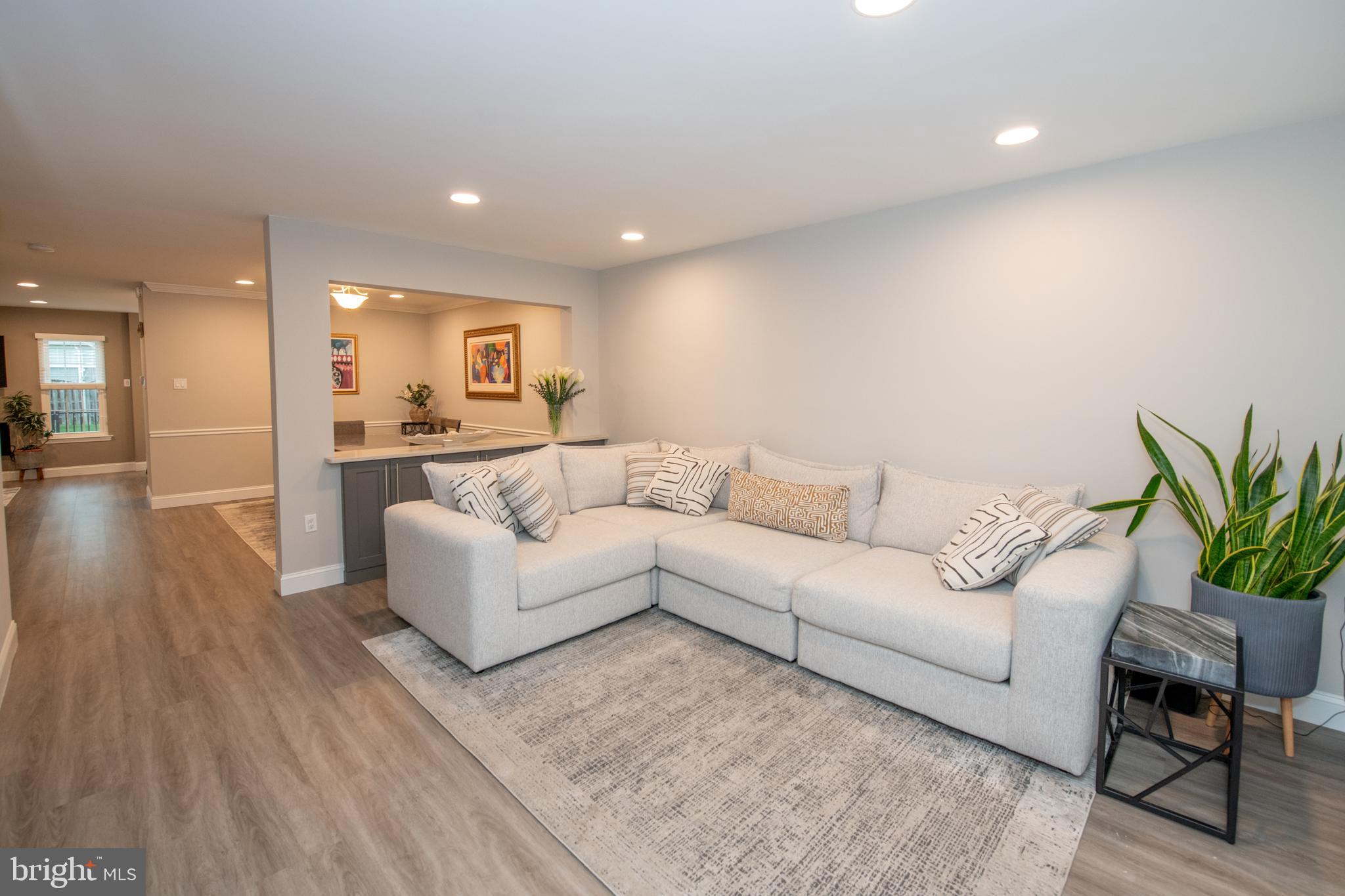 32 CAMELLIA COURT