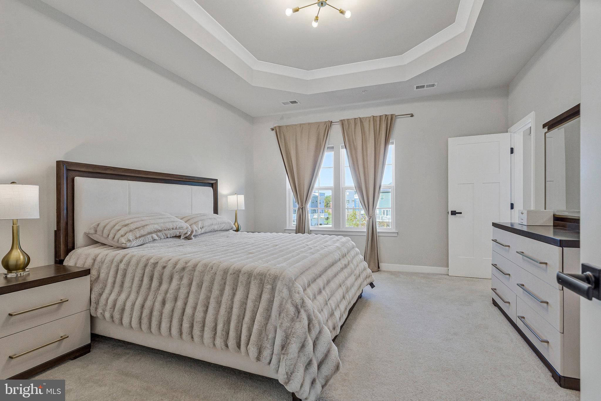 SOUTHLAKE - Residential