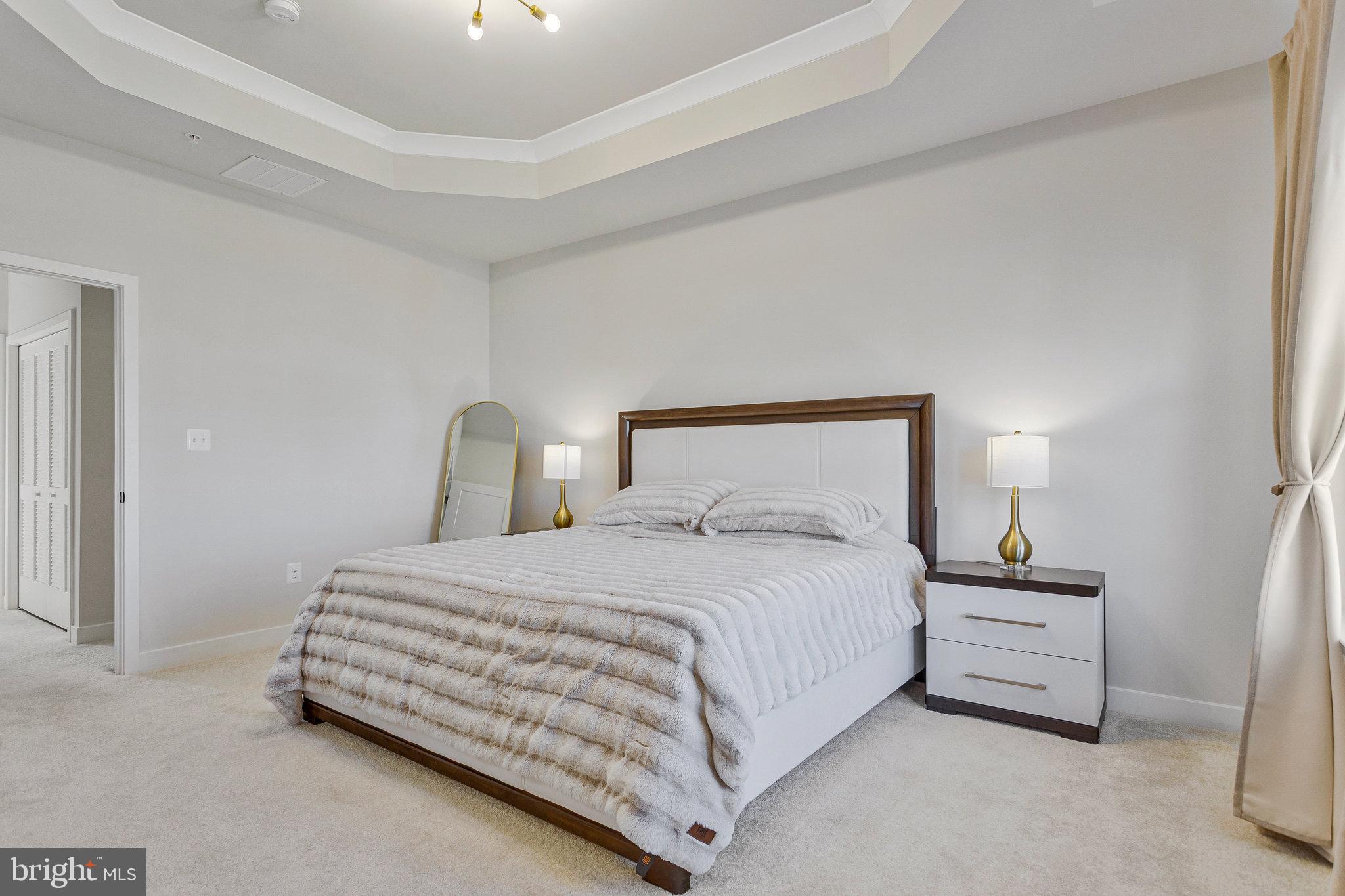 SOUTHLAKE - Residential