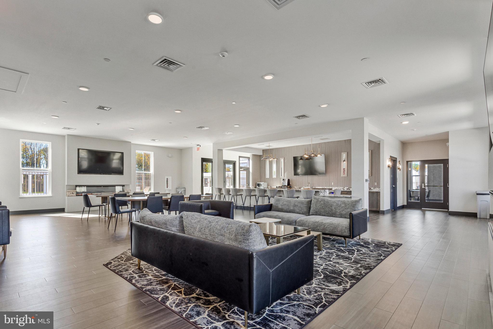 SOUTHLAKE - Residential