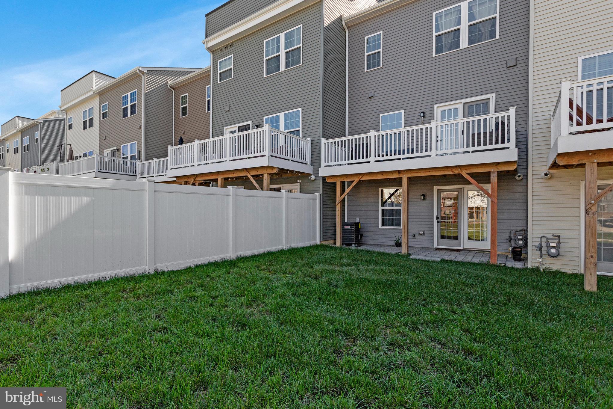 SOUTHLAKE - Residential