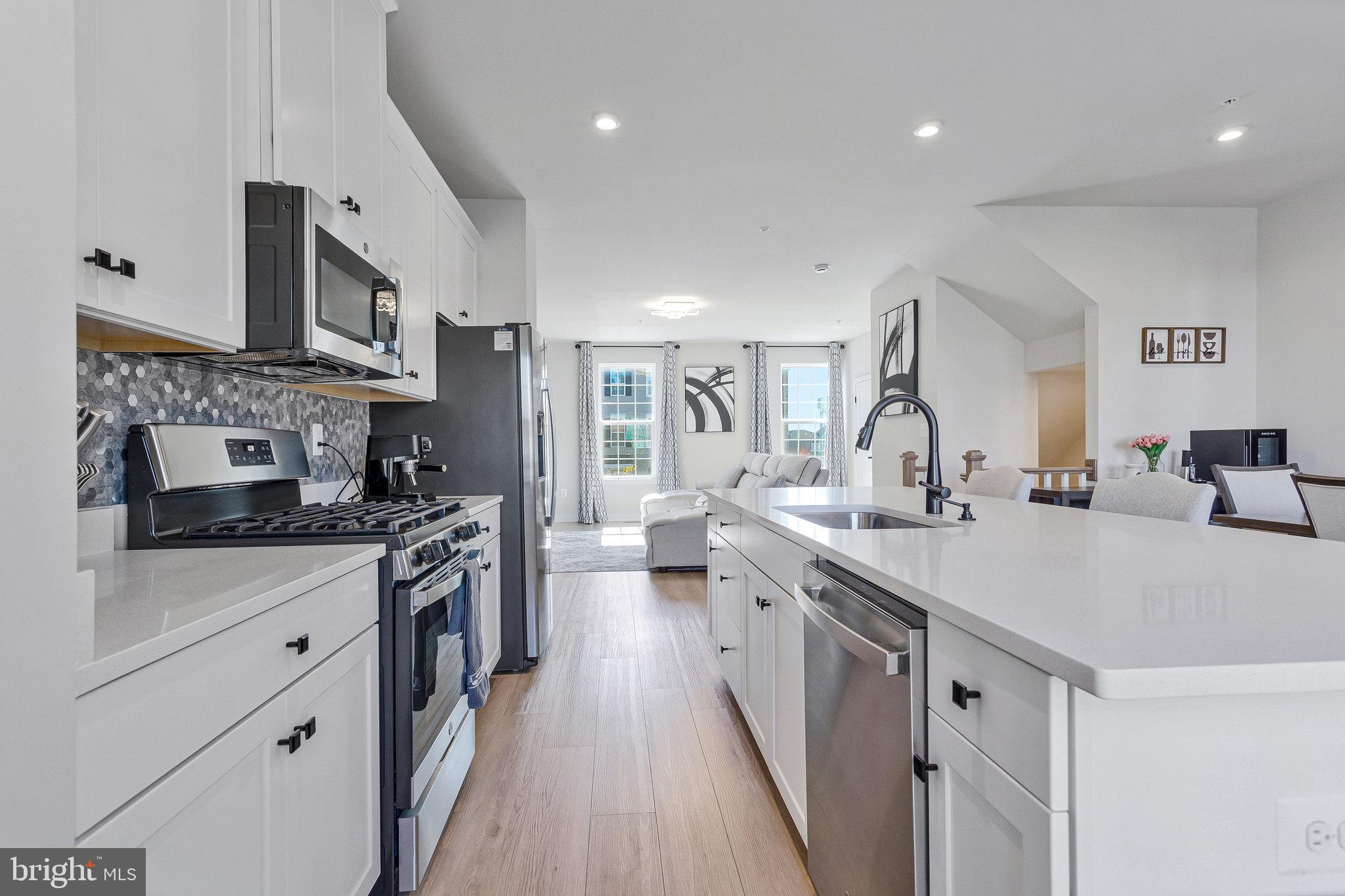 SOUTHLAKE - Residential