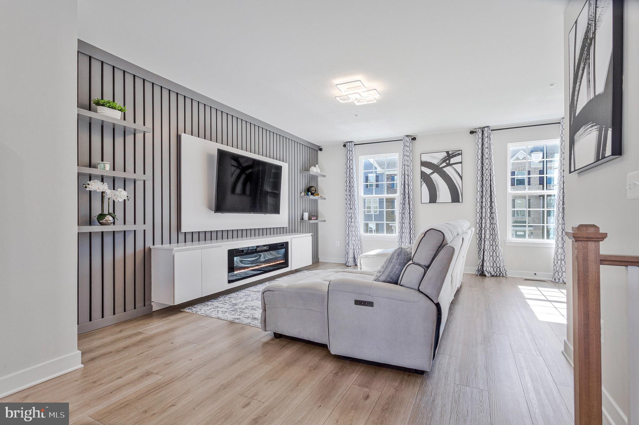 SOUTHLAKE - Residential