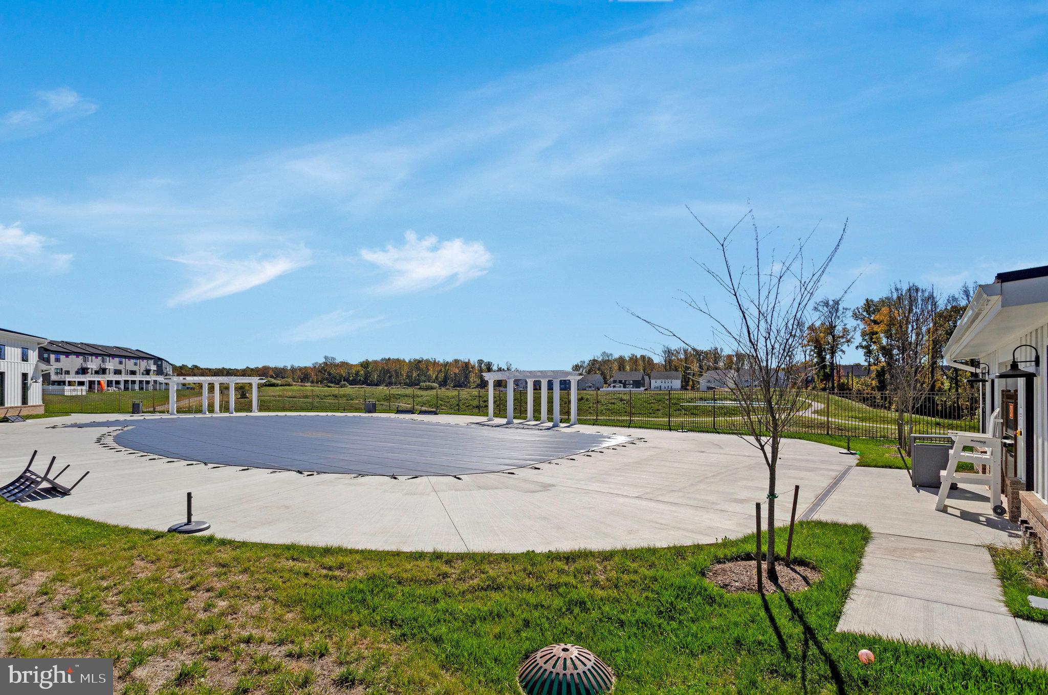 SOUTHLAKE - Residential