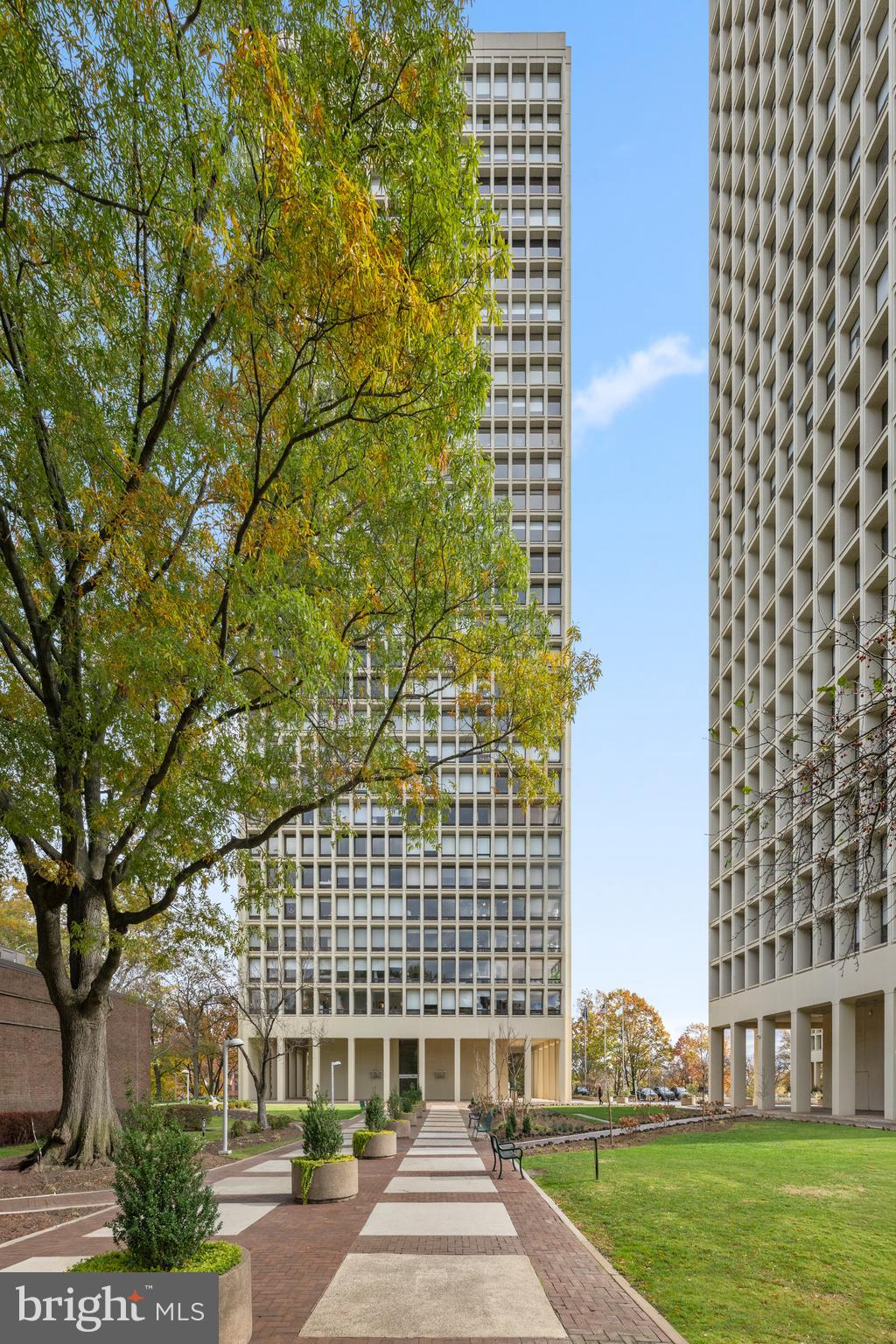 200 LOCUST STREET 10GN