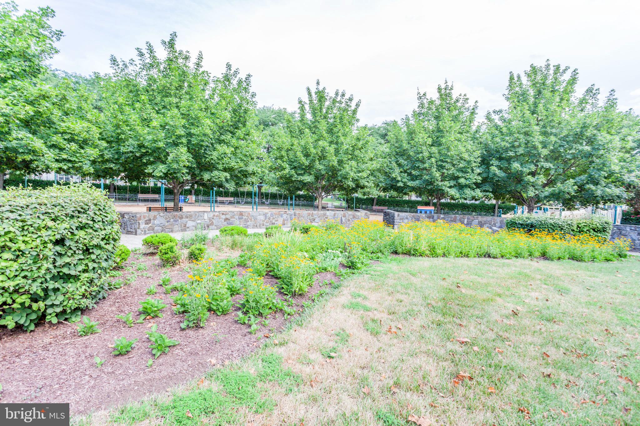 SOUTH RIDING - Residential