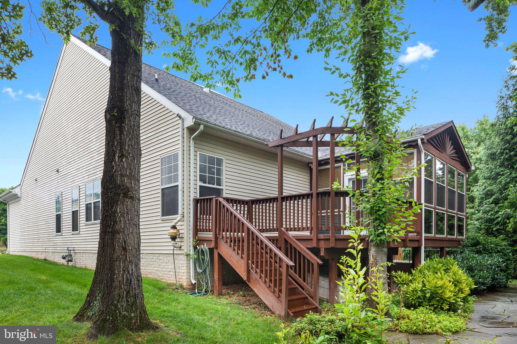 SOUTH RIDING - Residential