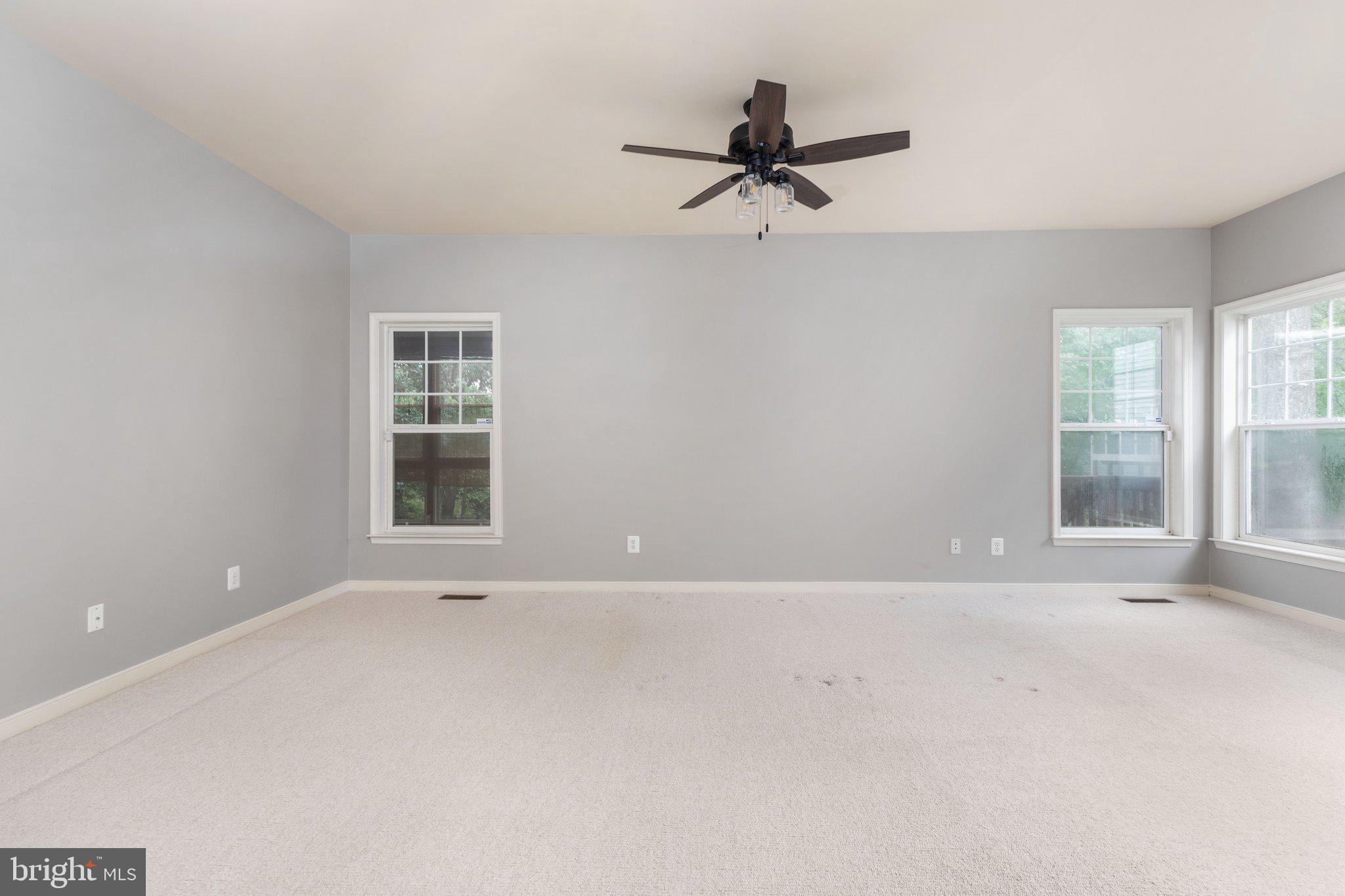 SOUTH RIDING - Residential