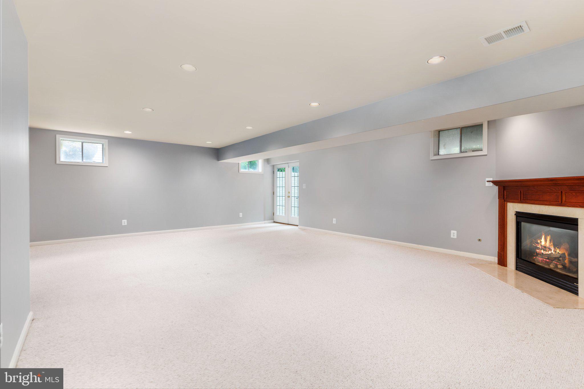 SOUTH RIDING - Residential