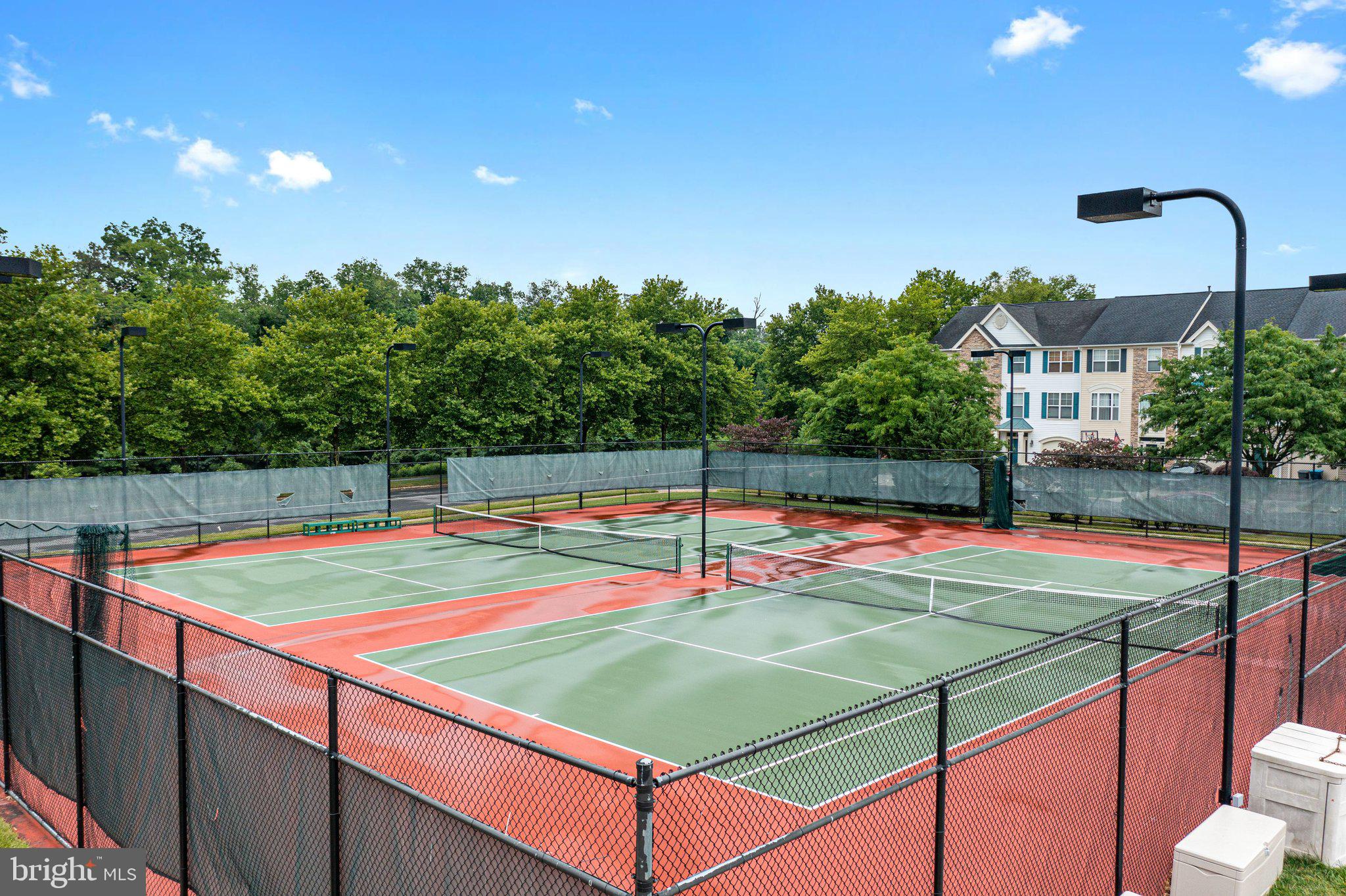 SOUTH RIDING - Residential