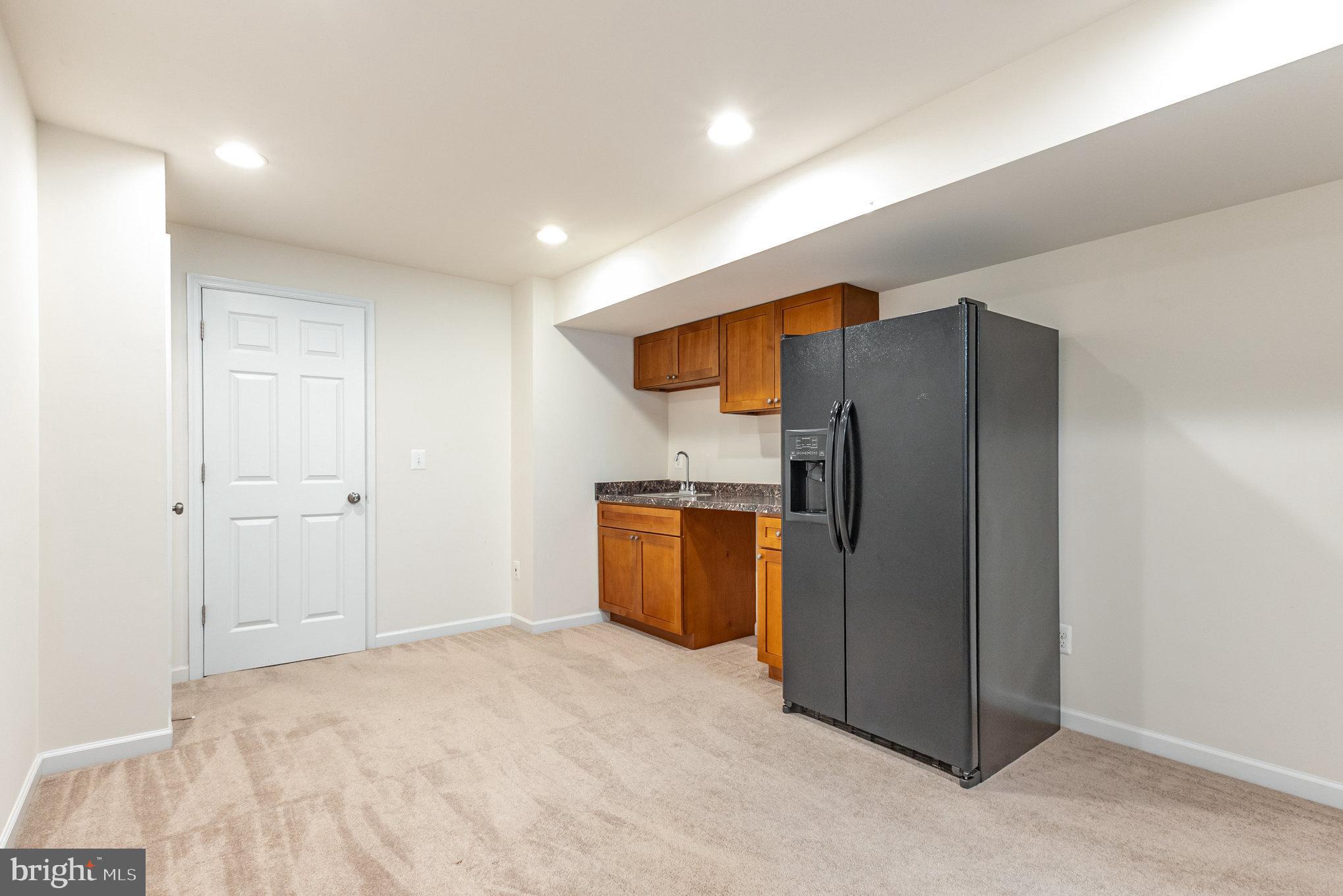 LAKE POINT ROUND HILL - Residential