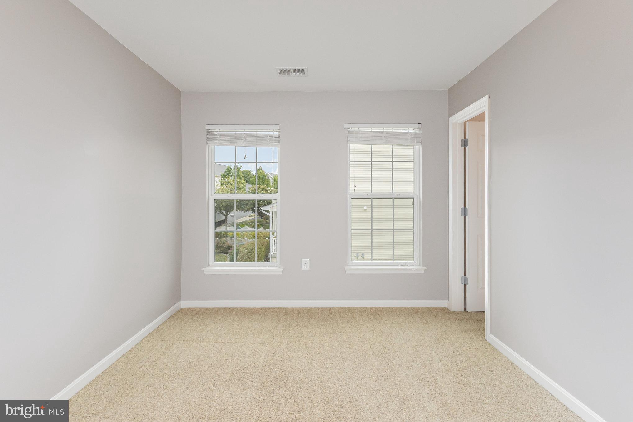 LAKE POINT ROUND HILL - Residential