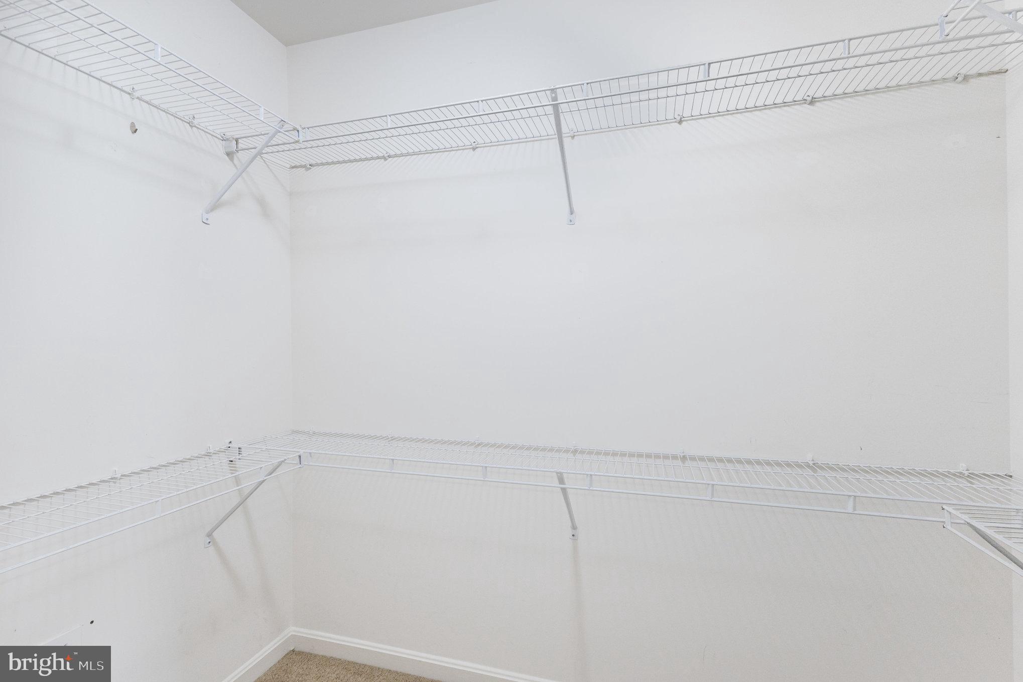 LAKE POINT ROUND HILL - Residential