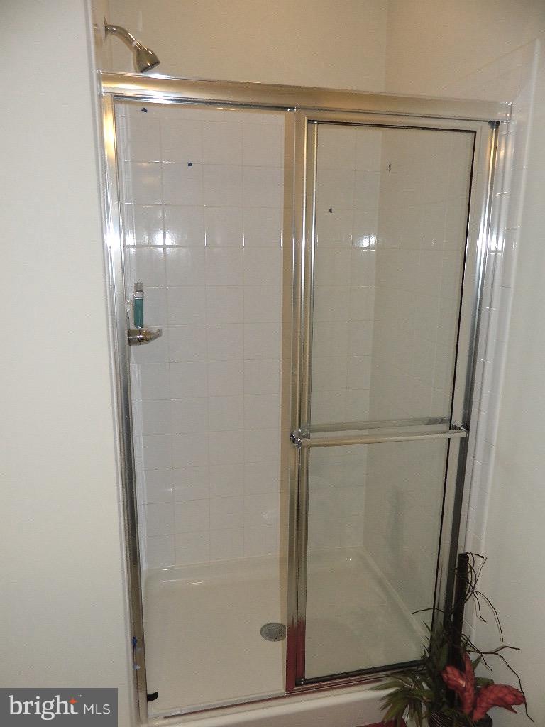 TANYARD COVE NORTH - Residential Lease