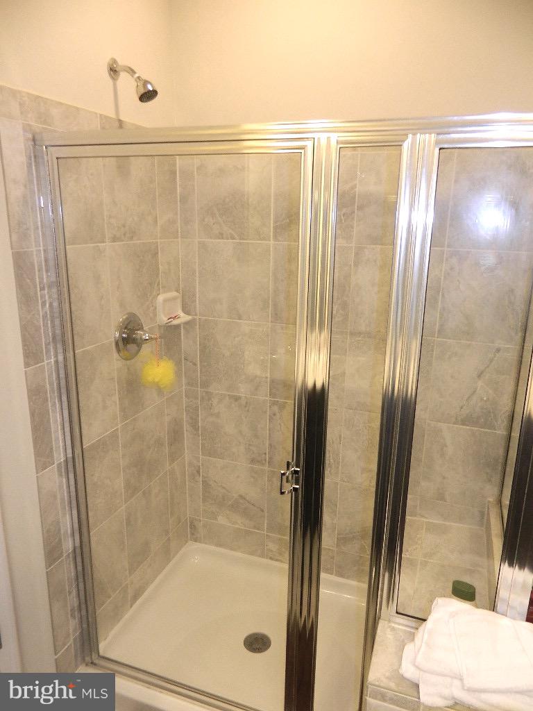 TANYARD COVE NORTH - Residential Lease