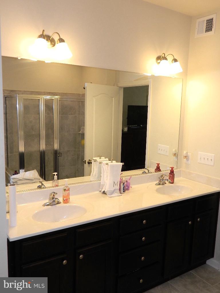 TANYARD COVE NORTH - Residential Lease