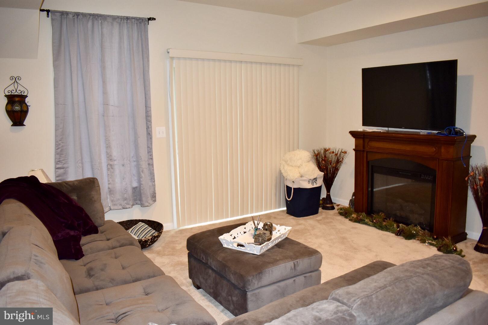 TANYARD COVE NORTH - Residential Lease