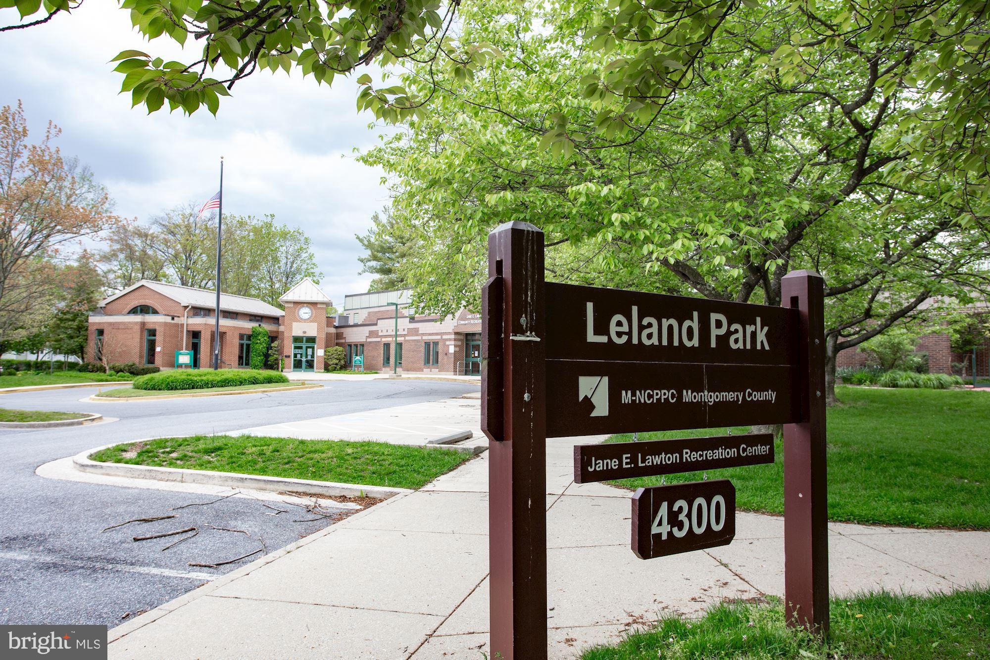 ROLLINGWOOD - Residential