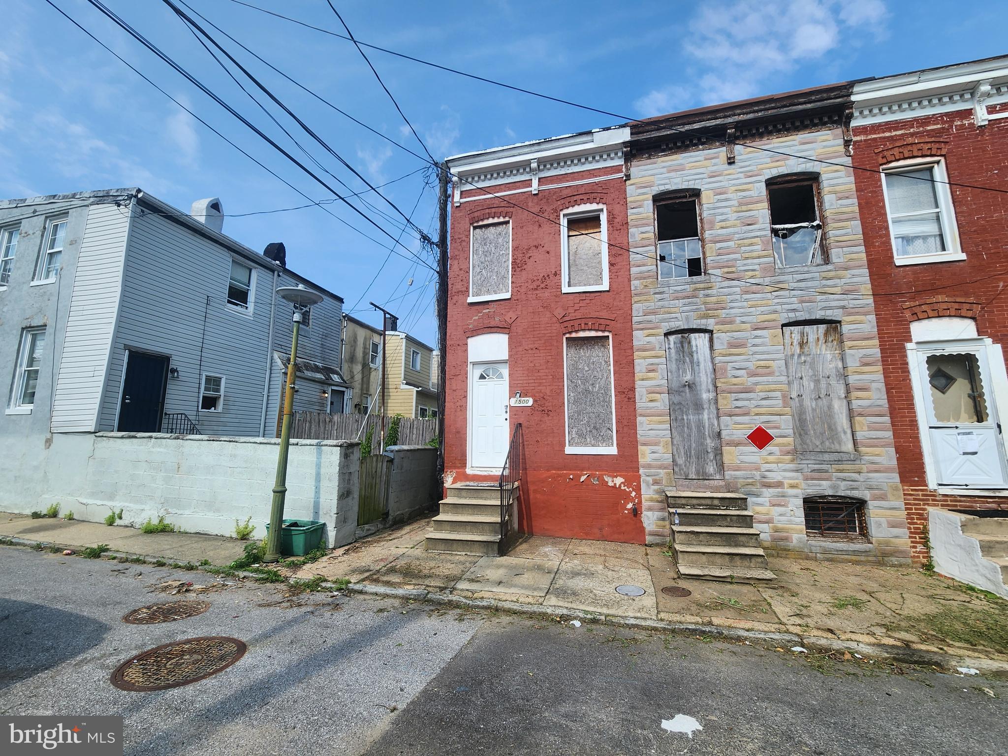 ONLINE AUCTION: Bidding begins 6/19/2025 @ 10:00 AM. Bidding ends 6/23/2025 @ 11:00 AM. List Price is Suggested Opening Bid. Deposit: $5,000. 2 story end of group townhome located in the Oliver neighborhood of East Baltimore. The neighborhood is within close proximity to Johns Hopkins Hospital and downtown Baltimore City. Surrounding neighborhoods include Gay Street, Broadway East and East Baltimore Midway. Easy access to major traffic arteries E North Avenue, Harford Avenue, and N Broadway.