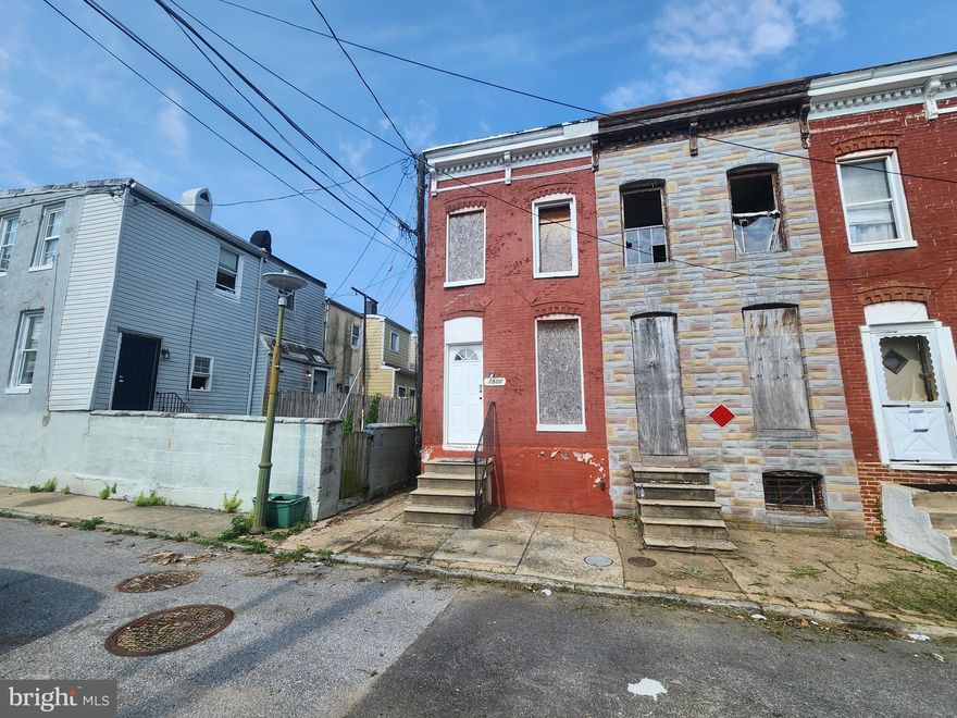 ONLINE AUCTION: Bidding begins 6/19/2025 @ 10:00 AM. Bidding ends 6/23/2025 @ 11:00 AM. List Price is Suggested Opening Bid. Deposit: $5,000. 2 story end of group townhome located in the Oliver neighborhood of East Baltimore. The neighborhood is within close proximity to Johns Hopkins Hospital and downtown Baltimore City. Surrounding neighborhoods include Gay Street, Broadway East and East Baltimore Midway. Easy access to major traffic arteries E North Avenue, Harford Avenue, and N Broadway.