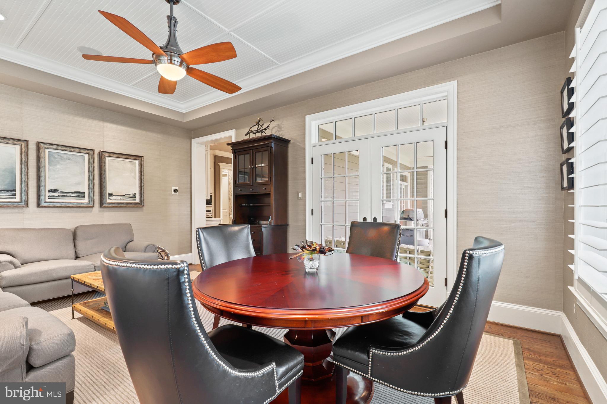 RIVERWOOD - Residential