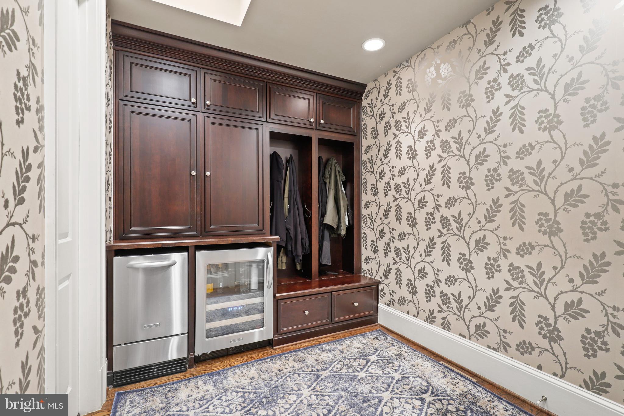 RIVERWOOD - Residential