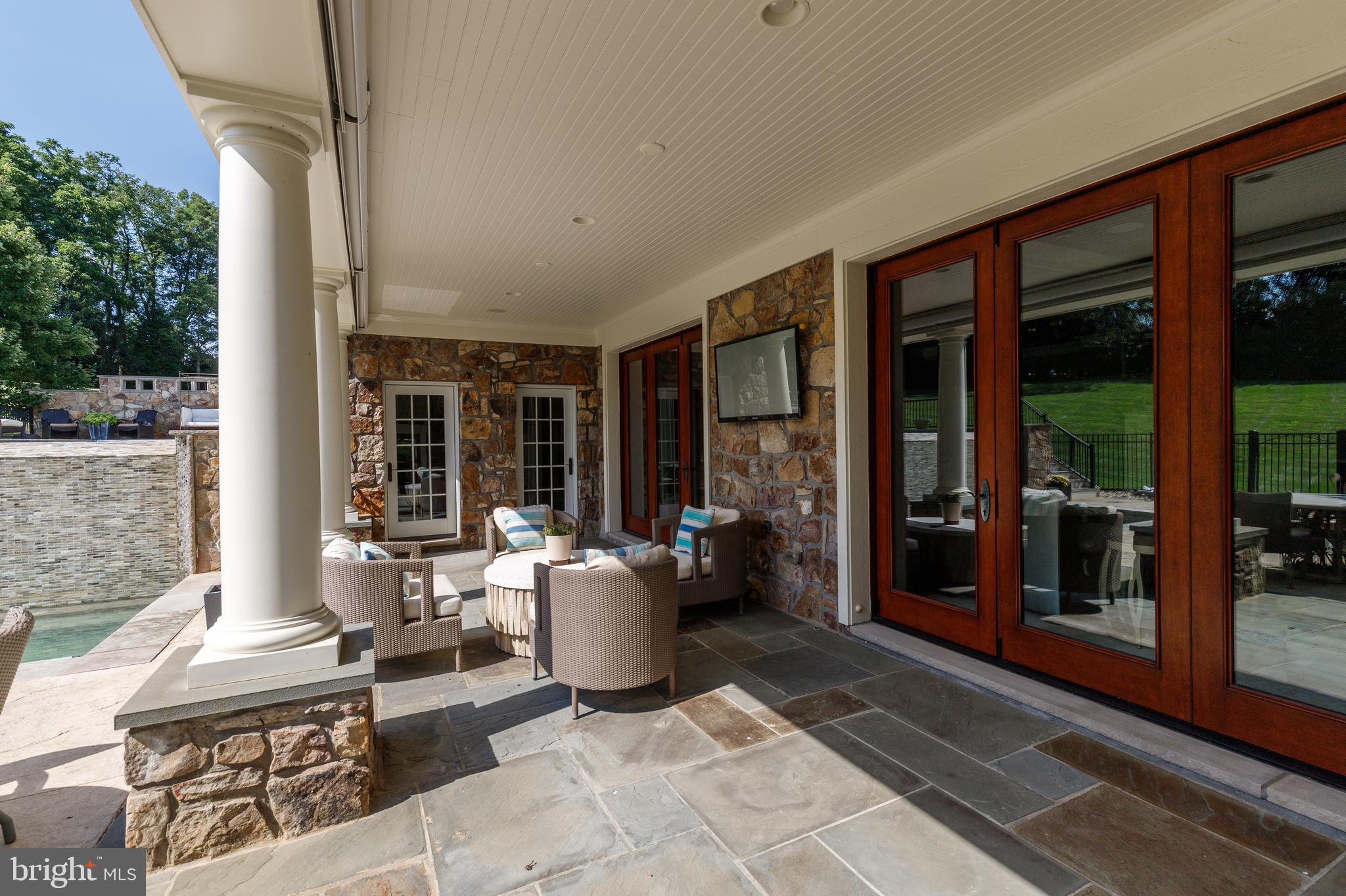 RIVERWOOD - Residential