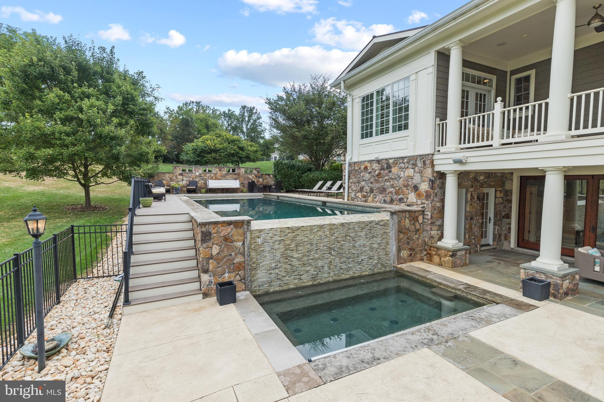 RIVERWOOD - Residential