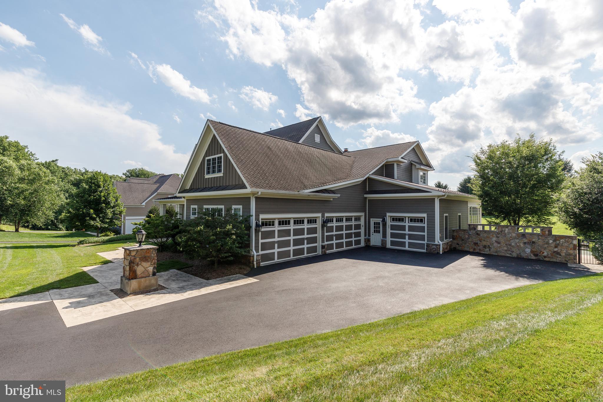 RIVERWOOD - Residential