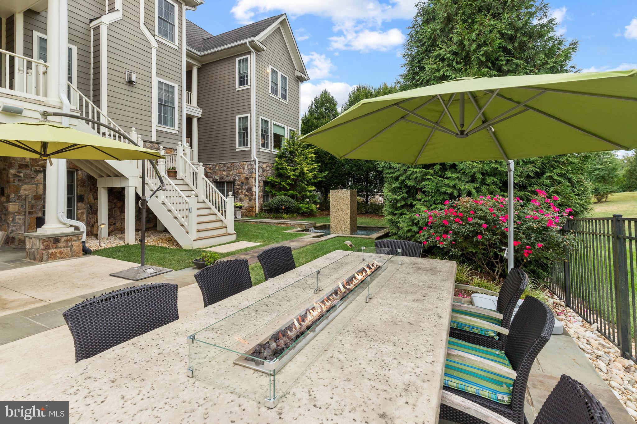 RIVERWOOD - Residential