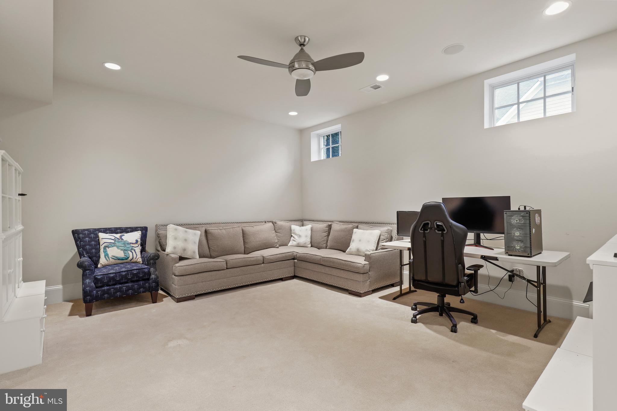 RIVERWOOD - Residential